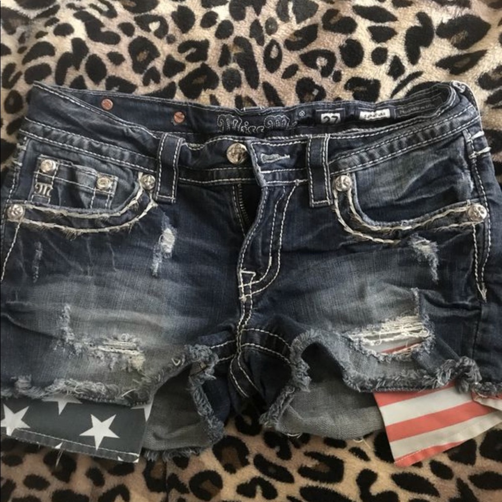 Miss me firecracker shorts size 27
